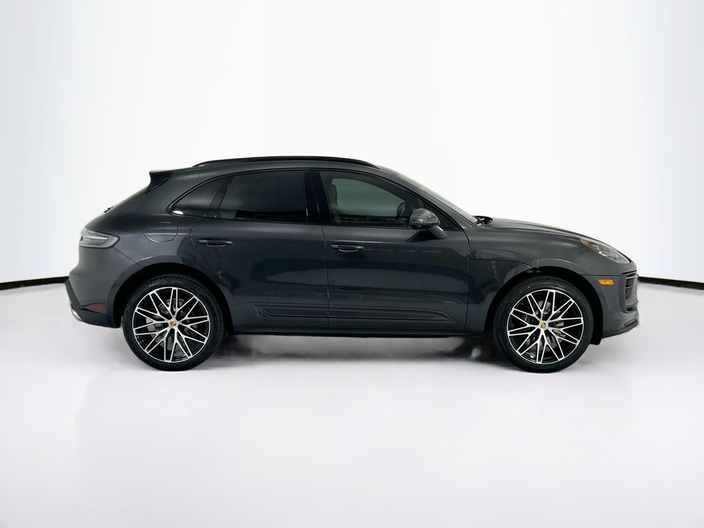 Thumbnail: 2026 Porsche Macan - 8