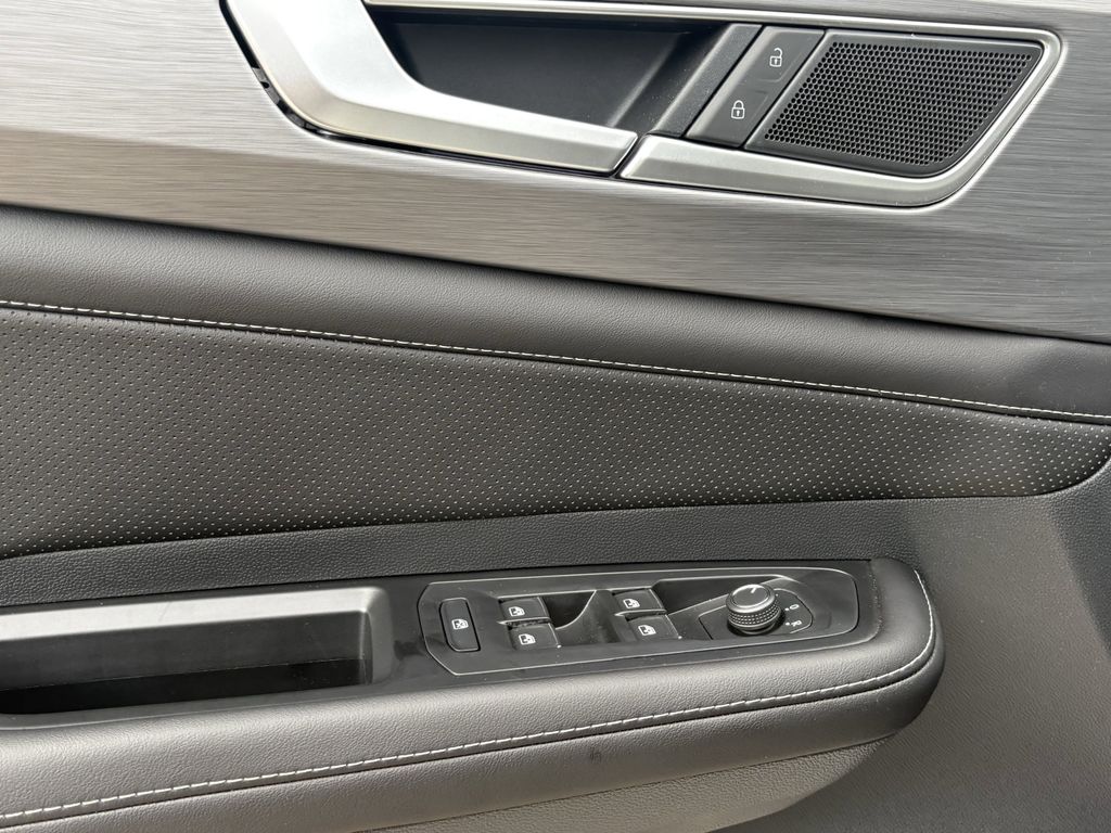 New 2026 Opal Black Volkswagen 2.0T SE w/Technology image 10