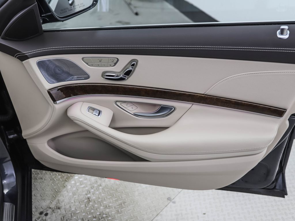 Thumbnail: 2017 Mercedes-Benz S-Class - 28