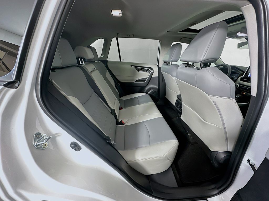 Thumbnail: 2025 Toyota RAV4 - 28