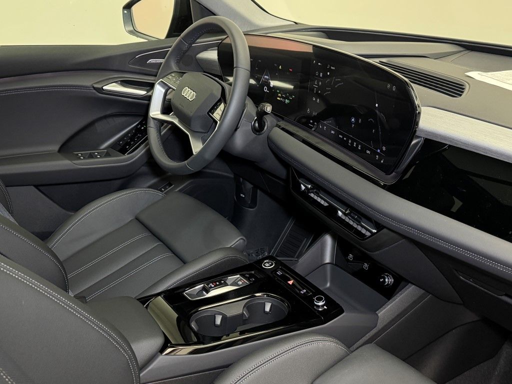 2025 Audi e-tron Premium 13