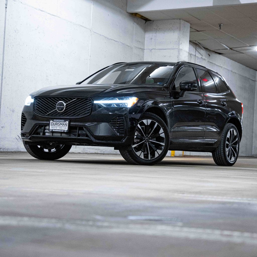 2026 Volvo XC60 B5 Plus AWD