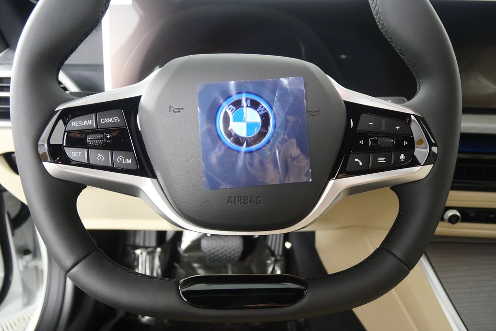 2025 BMW i4 eDrive40 18