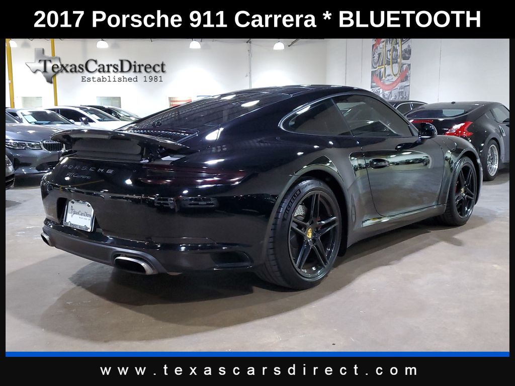 2017 Porsche 911 Carrera photo