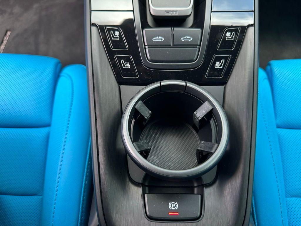 Thumbnail: 2024 Porsche 911 - 26