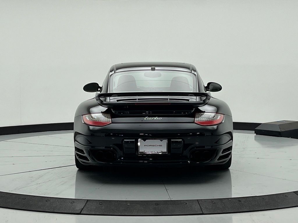 Thumbnail: 2010 Porsche 911 - 8