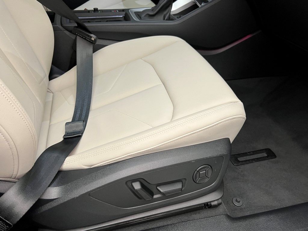 Thumbnail: 2025 Audi Q3 - 15