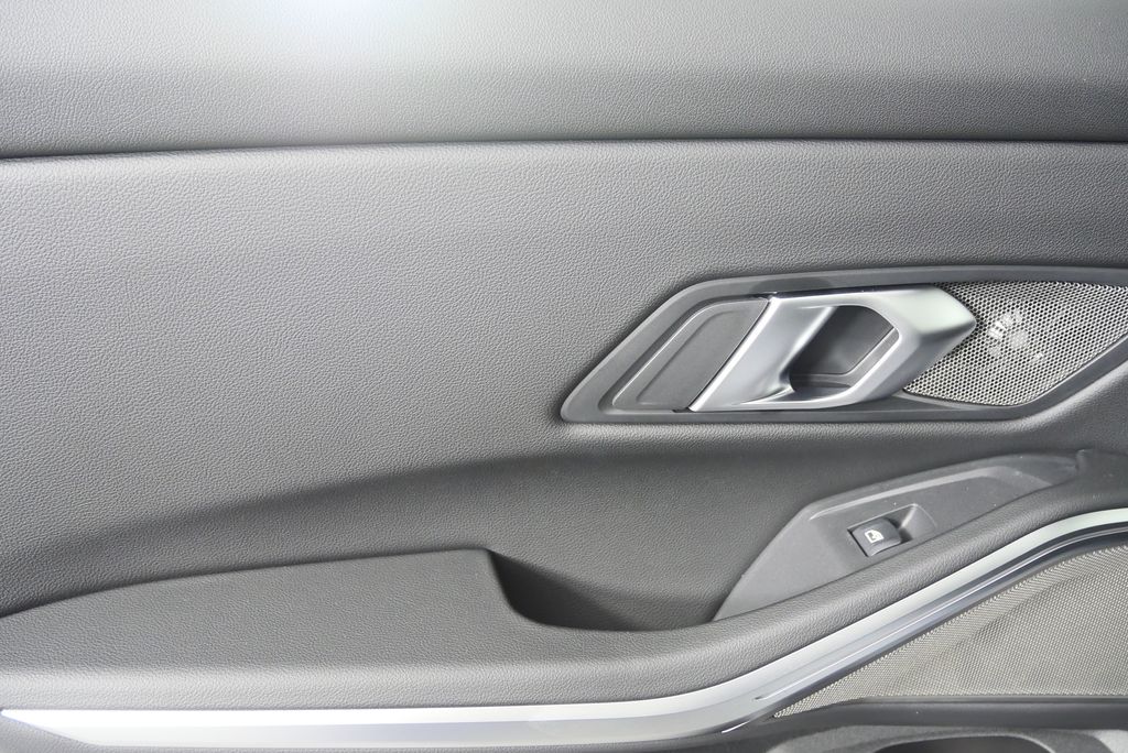 Thumbnail: 2025 BMW 3 Series - 14