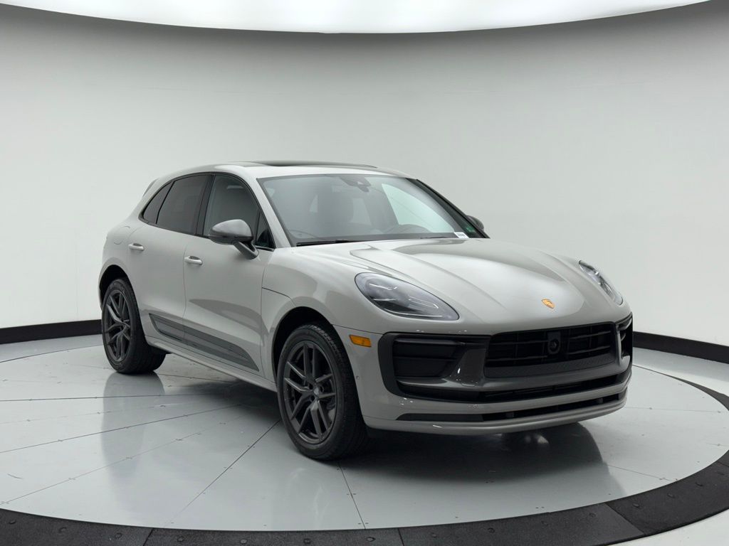 Thumbnail: 2023 Porsche Macan - 7