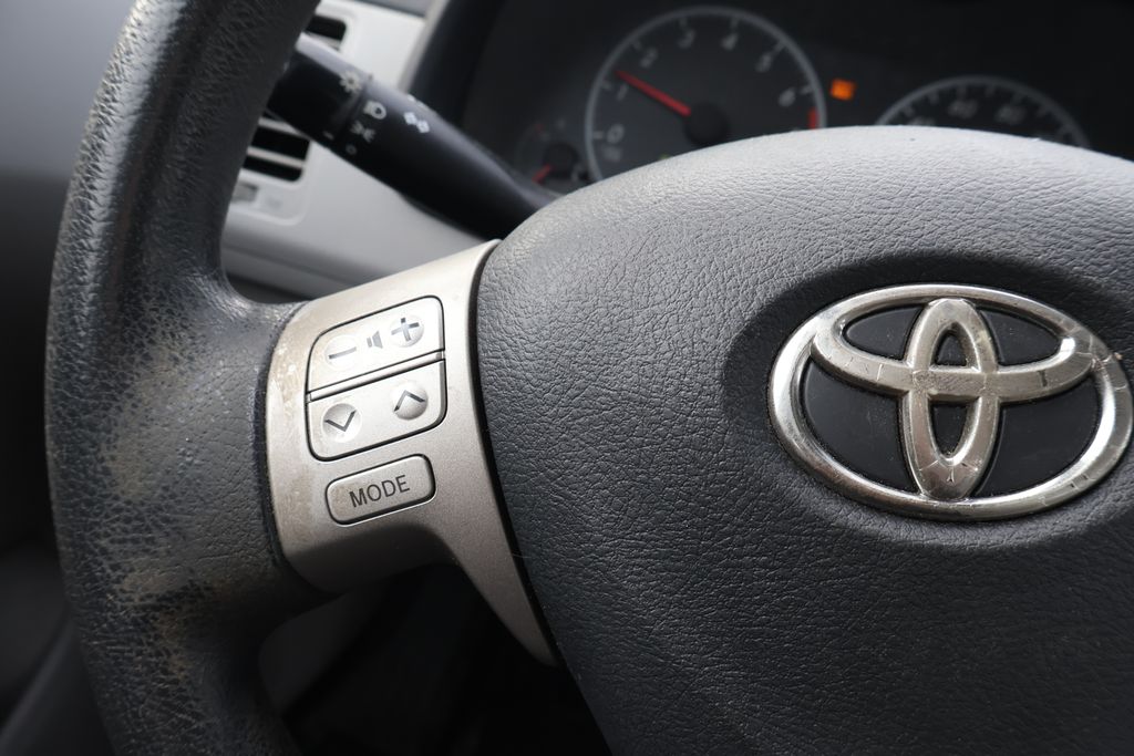 Thumbnail: 2011 Toyota Corolla - 16