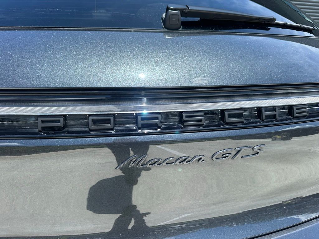 Thumbnail: 2025 Porsche Macan - 12