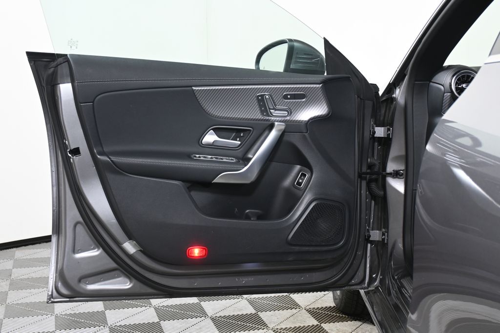 Thumbnail: 2025 Mercedes-Benz CLA - 29