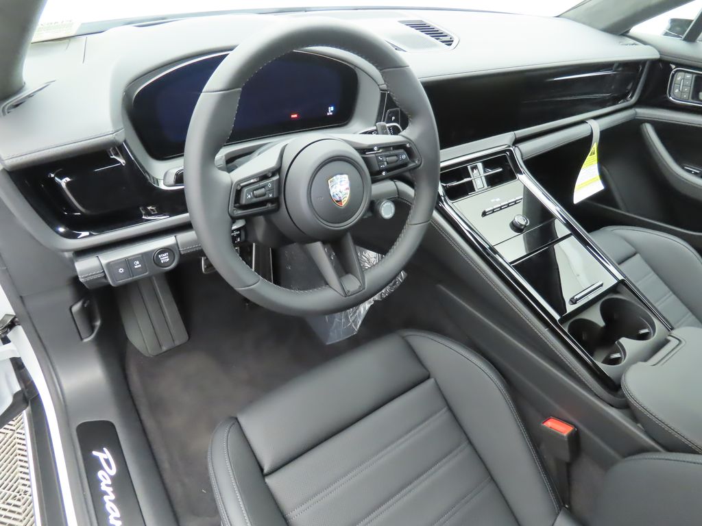 Thumbnail: 2025 Porsche Panamera - 4