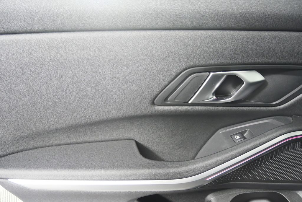 Thumbnail: 2024 BMW 3 Series - 14