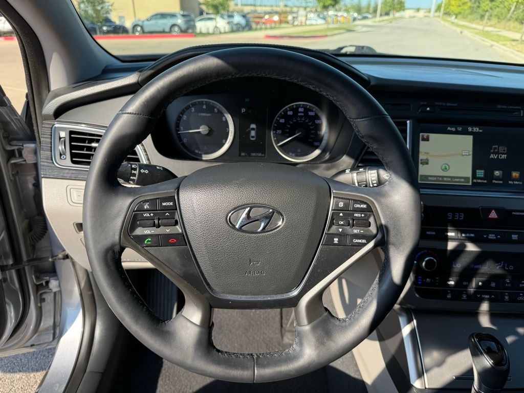 Thumbnail: 2016 Hyundai Sonata - 17