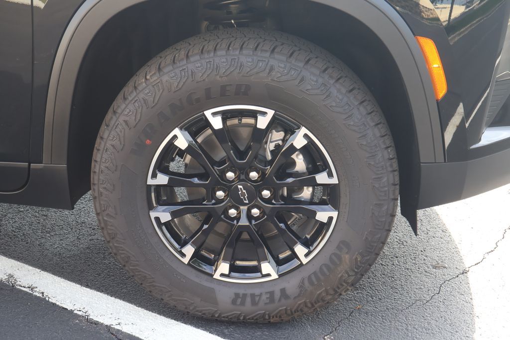 Thumbnail: 2026 Chevrolet Traverse - 11