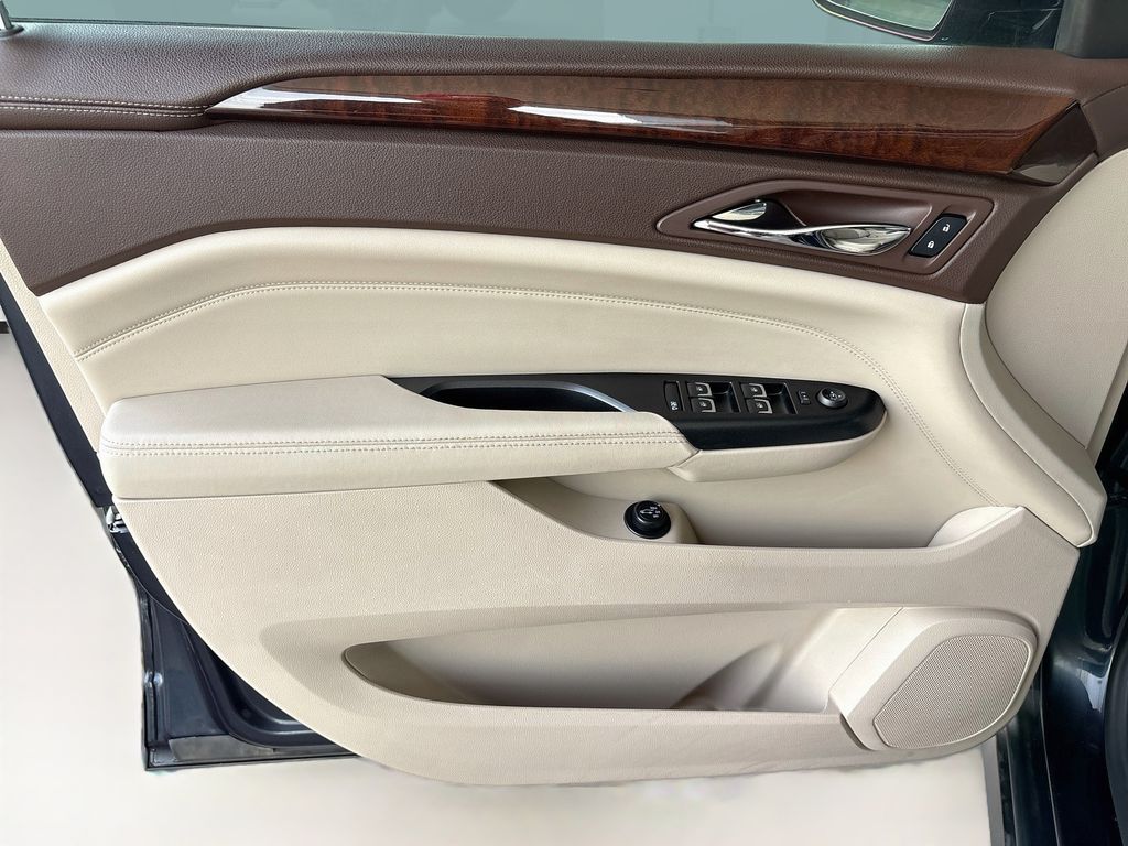 Thumbnail: 2015 Cadillac SRX - 24
