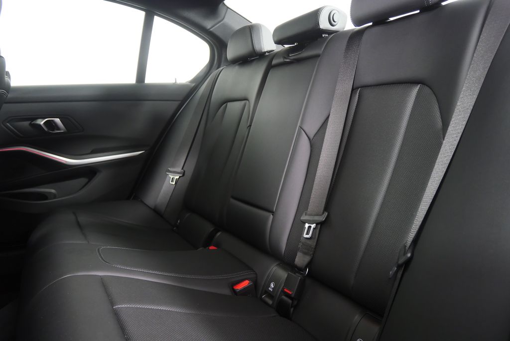 Thumbnail: 2024 BMW 3 Series - 15