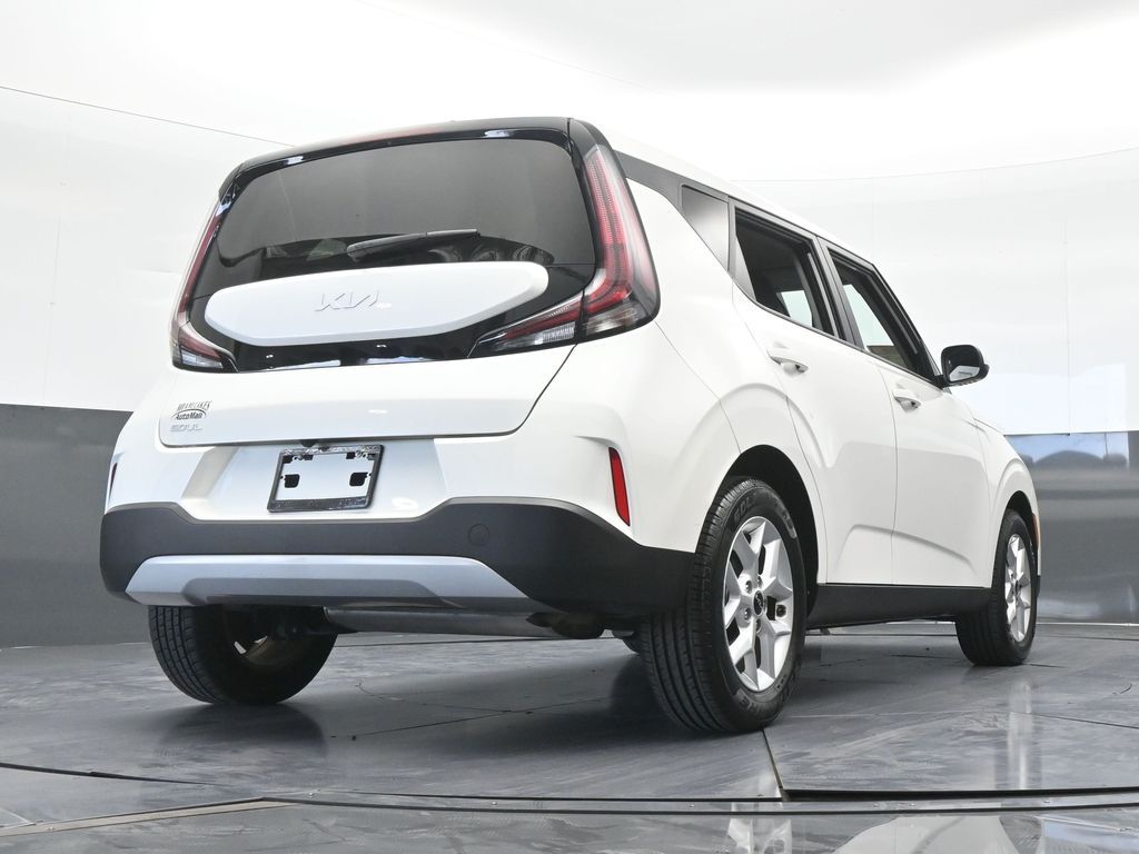 Used 2024 Snow White Pearl Kia LX image 55