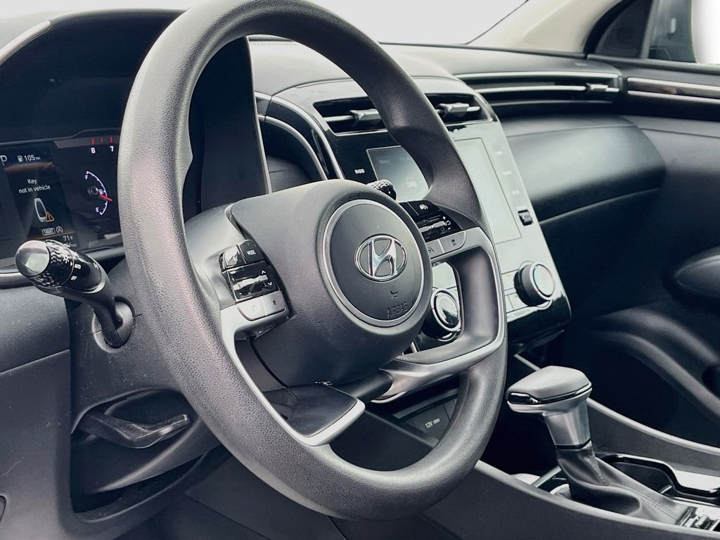 Used 2023 Black Hyundai SEL image 9