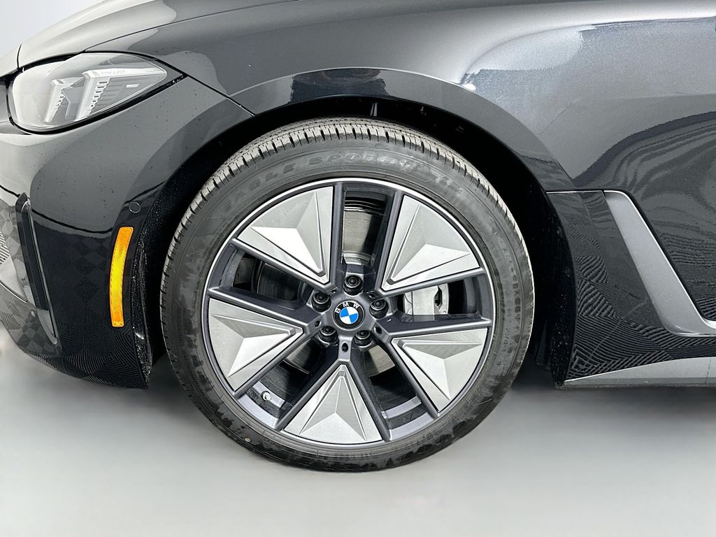 2025 BMW i4 eDrive40 23