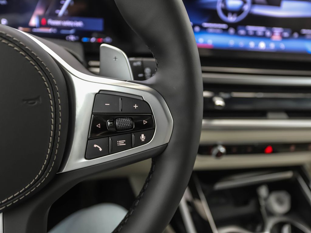 Thumbnail: 2027 BMW X7 - 13