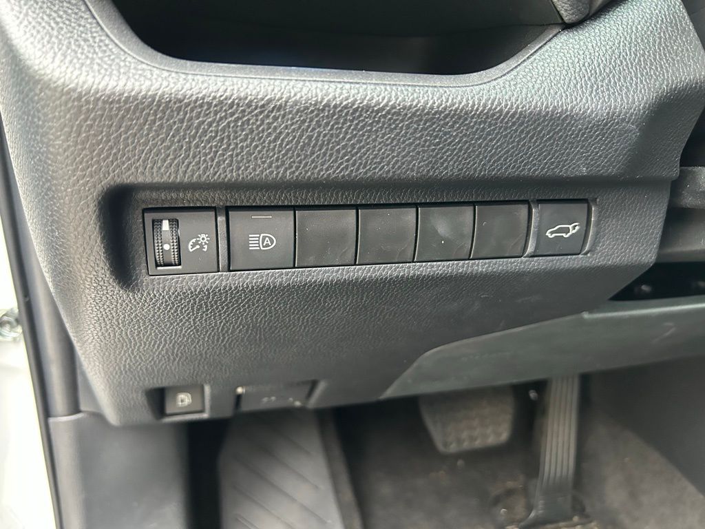 Thumbnail: 2023 Toyota RAV4 - 18