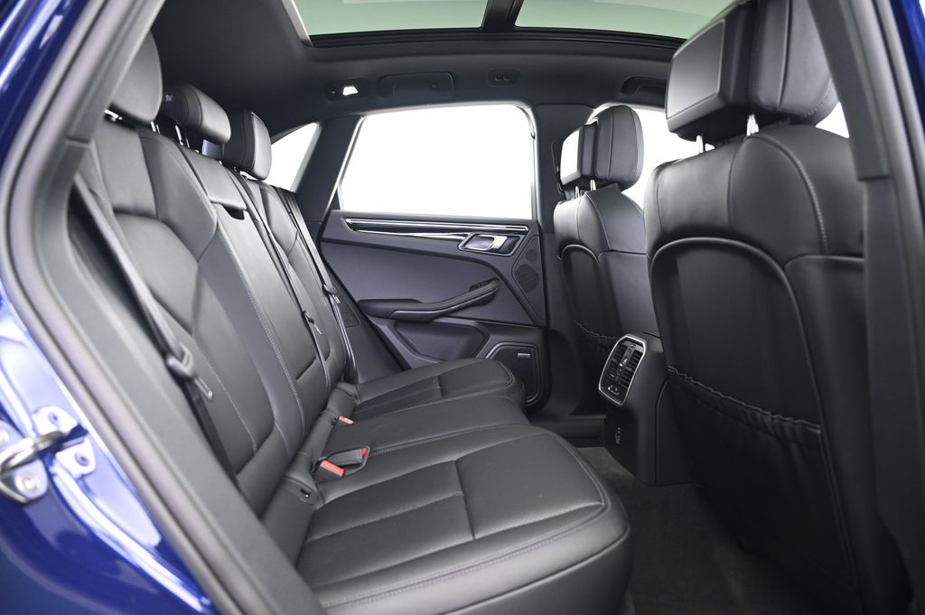 Thumbnail: 2025 Porsche Macan - 18
