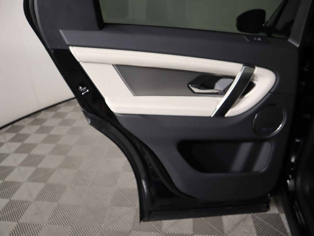 Thumbnail: 2025 Land Rover Discovery Sport - 27