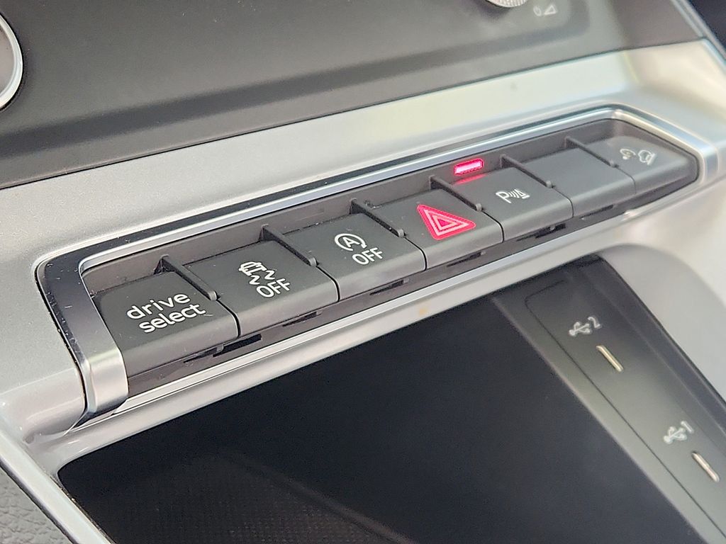 Thumbnail: 2022 Audi Q3 - 24