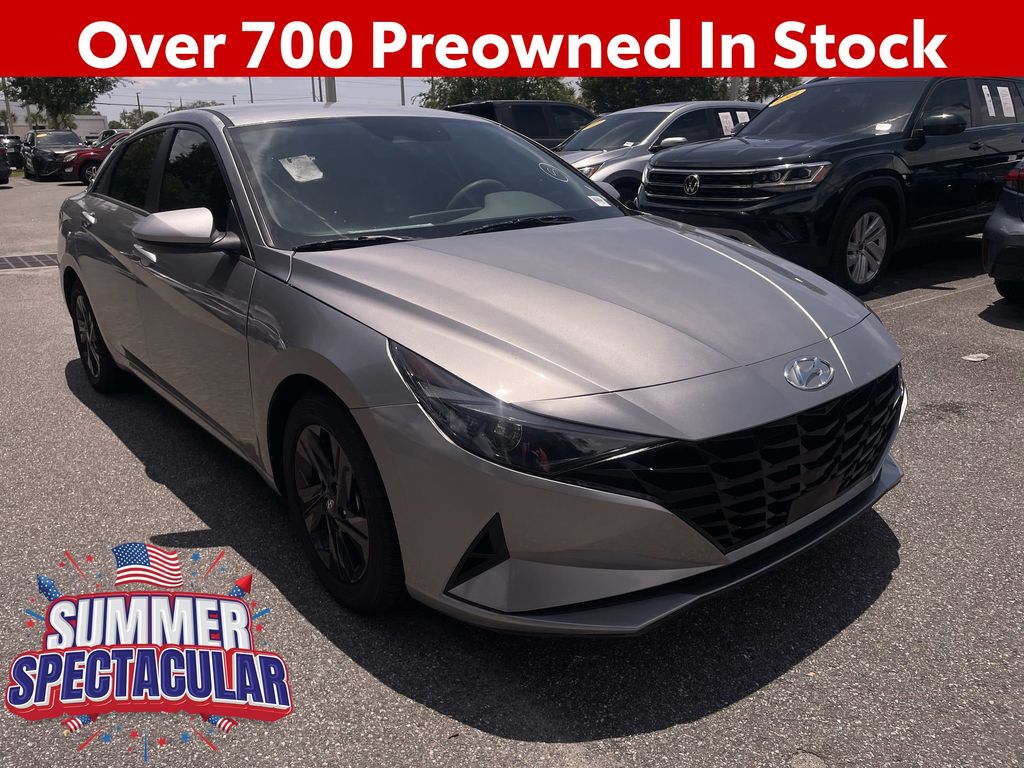 Shimmering Silver 2023 Hyundai Elantra Sedan Front-Wheel Drive Continuously Variable Transmission