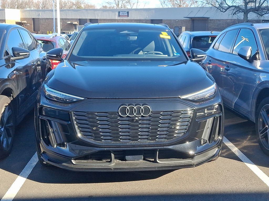 Thumbnail: 2025 Audi SQ6 e-tron - 2