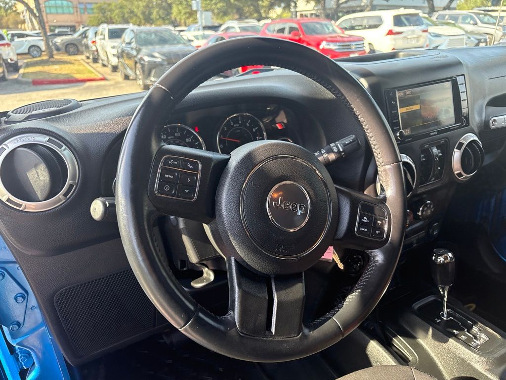 Thumbnail: 2016 Jeep Wrangler - 11