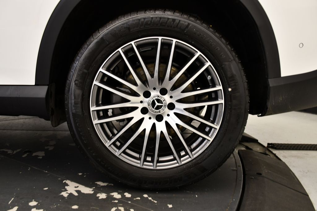 Thumbnail: 2025 Mercedes-Benz GLC - 14