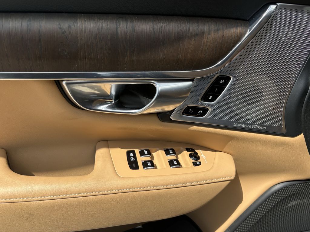 Used 2023 Denim Blue Metallic Volvo Ultimate image 11