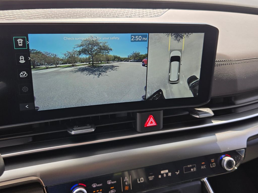2027 Kia Carnival - $50,620