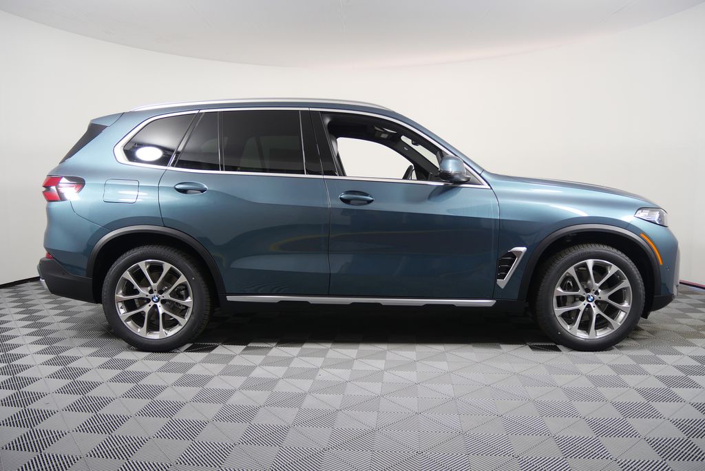 Thumbnail: 2026 BMW X5 - 2