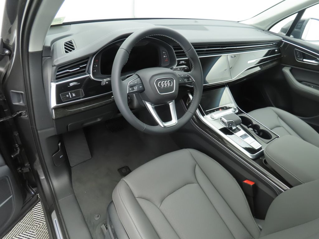 Thumbnail: 2025 Audi Q7 - 9