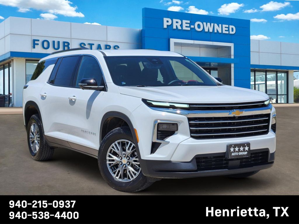 Summit White 2026 Chevrolet Traverse SUV / Crossover Front-Wheel Drive 8-Speed Automatic