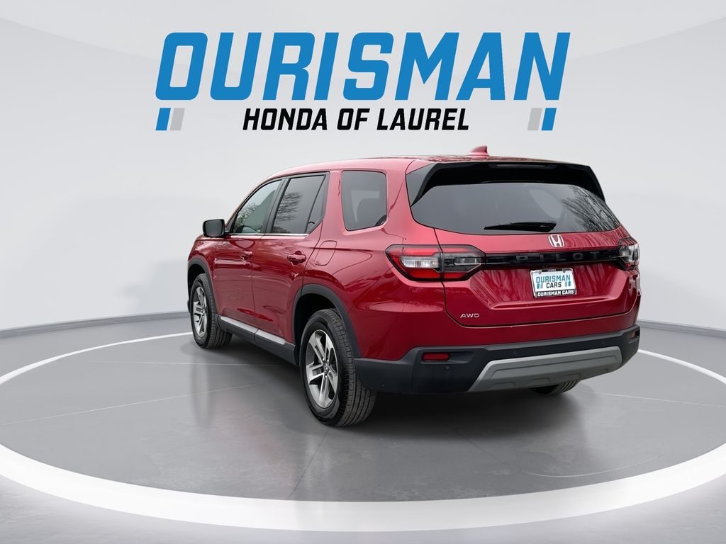 View vehicle photo 6