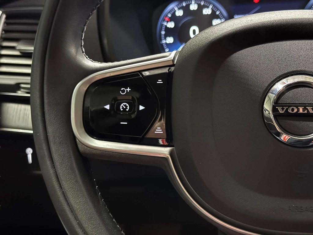 Used 2020 Osmium Gray Metallic Volvo T6 Momentum image 9