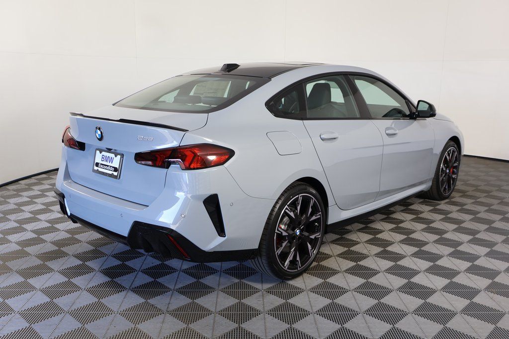 Thumbnail: 2026 BMW 2 Series - 2