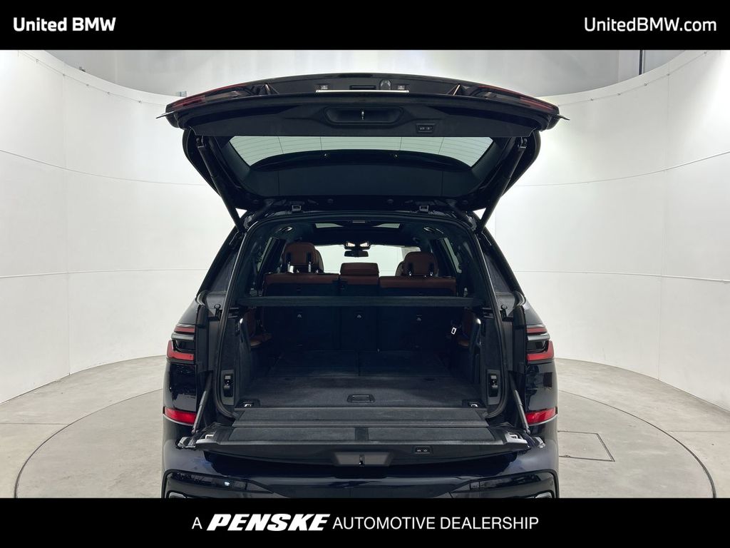Thumbnail: 2025 BMW X7 - 22