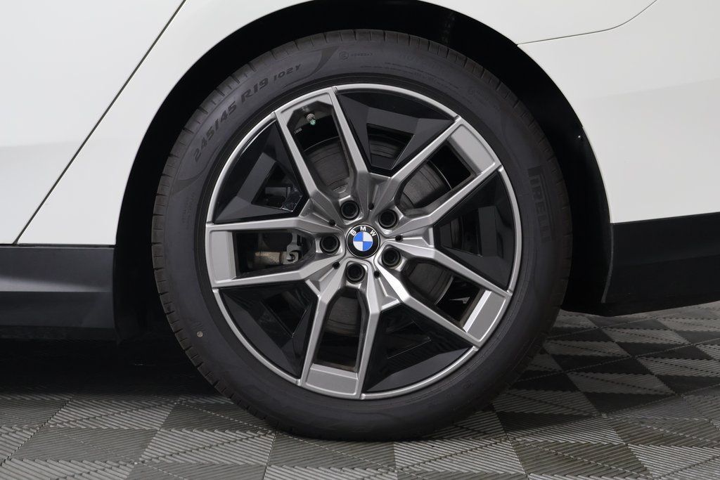 2025 BMW i5 eDrive40 10