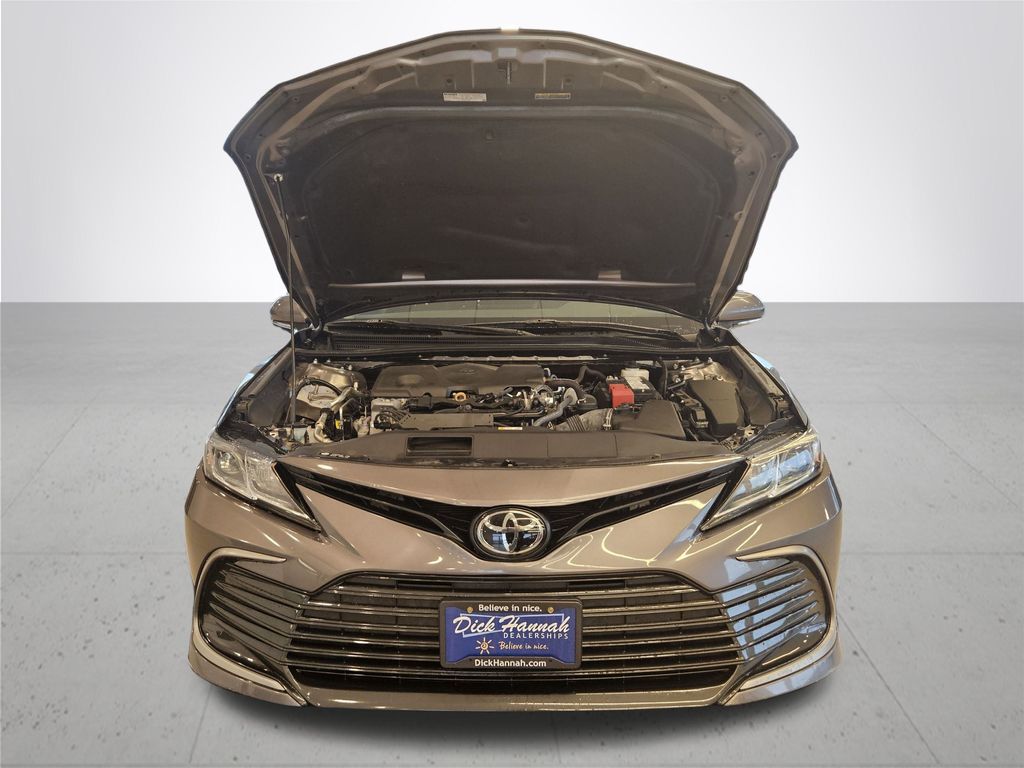 2023 Toyota Camry LE photo 4