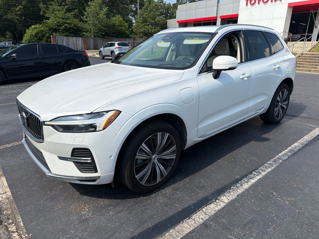 Crystal White 2022 Volvo XC60 SUV / Crossover All-Wheel Drive Automatic