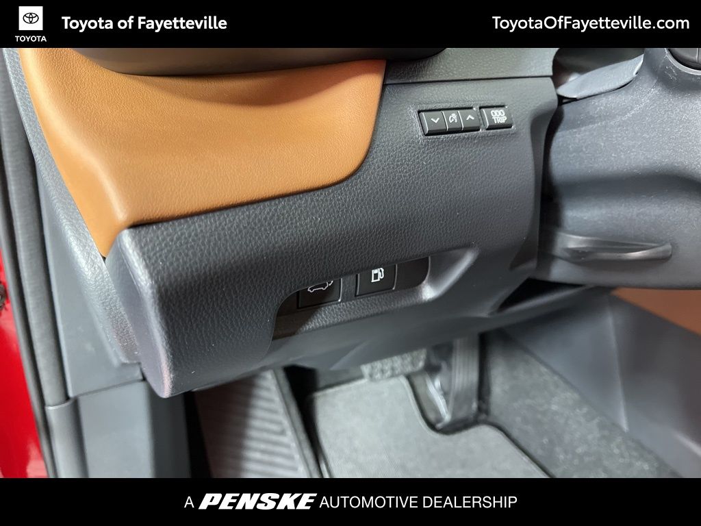 Thumbnail: 2025 Toyota Crown Signia - 29