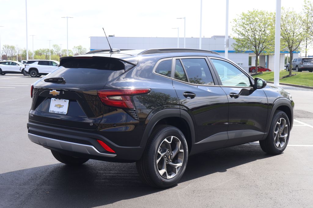 Thumbnail: 2026 Chevrolet Trax - 8