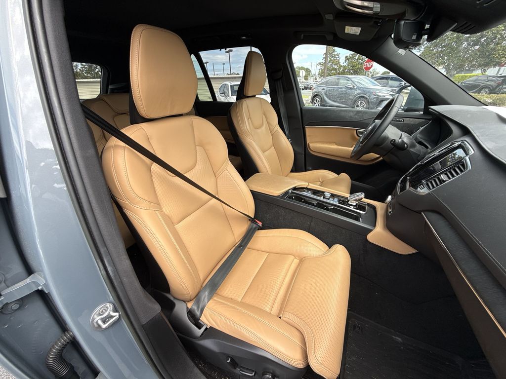 Thumbnail: 2023 Volvo XC90 - 16
