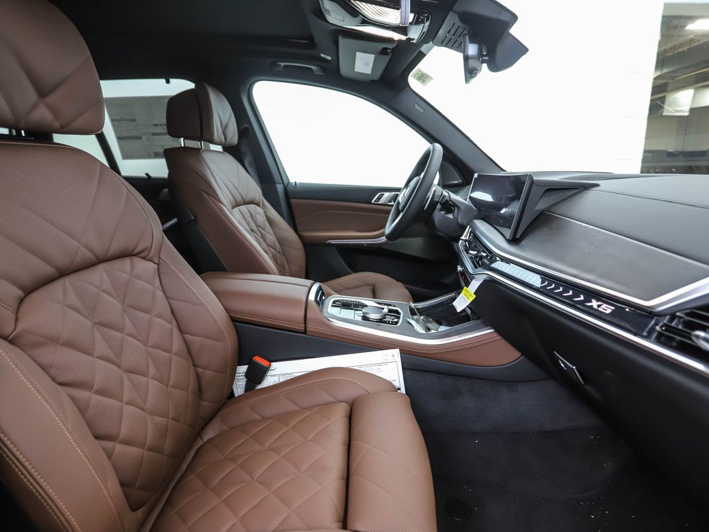 Thumbnail: 2026 BMW X5 - 32